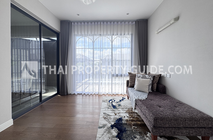 House with Shared Pool in Krung Thep Kritha 